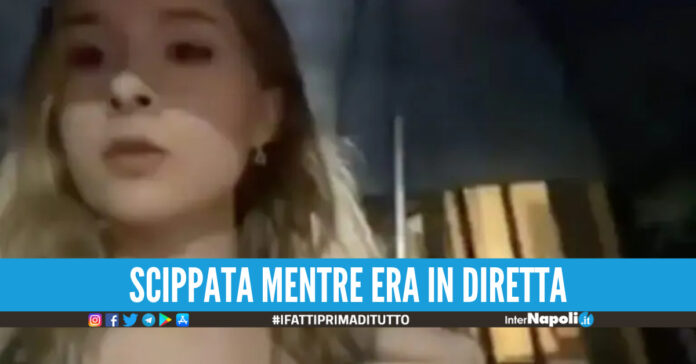 Napoli, ladri scippano il cellulare ad una turista: il furto mentre era in diretta su Twitch [Video]