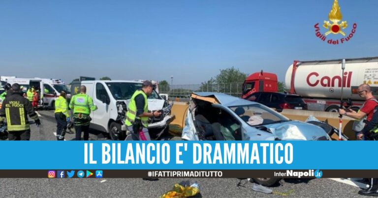 Terribile incidente sulla Milano-Torino, 4 morti e 2 feriti dopo lo schianto tra auto e furgone