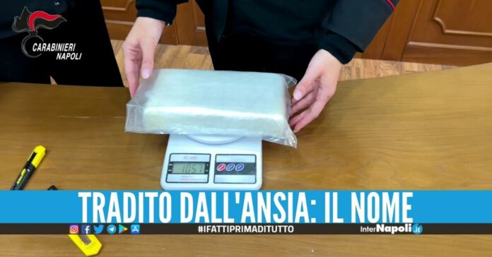 Nasconde 1 kg di cocaina pura in casa, scatta l'arresto a Casavatore.  Quando i Carabinieri hanno bussato alla sua porta poco dopo l’alba,
