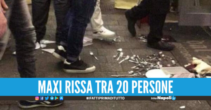 Cresima e comunione finiscono in rissa, volano schiaffi e pugni tra 2 tavolate al ristorante