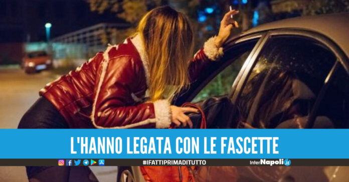 Prostituta legata, picchiata e rapinata: arrestata coppia di Napoli