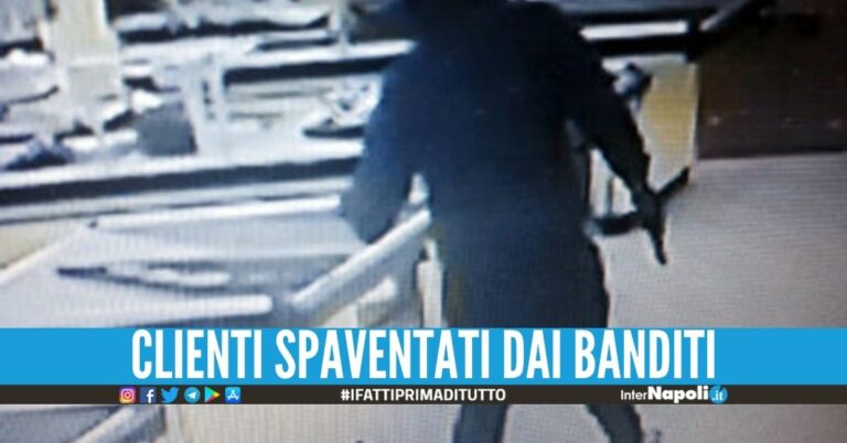 Rapina a mano armata nel supermercato a Napoli, fuga con l’incasso