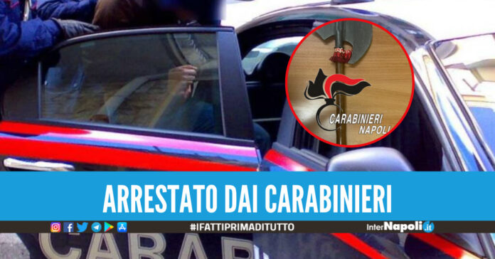 Tenta di rapinare negozio con un'ascia medievale, 40enne arrestato a Frattaminore