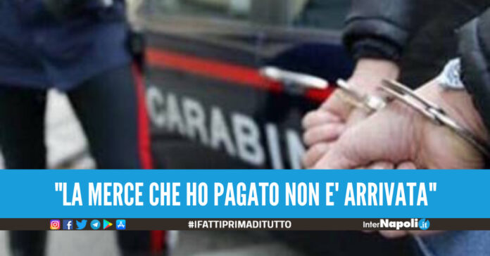 Picchia due falegnami in provincia di Napoli, poi minaccia di incendiare il negozio: denunciato