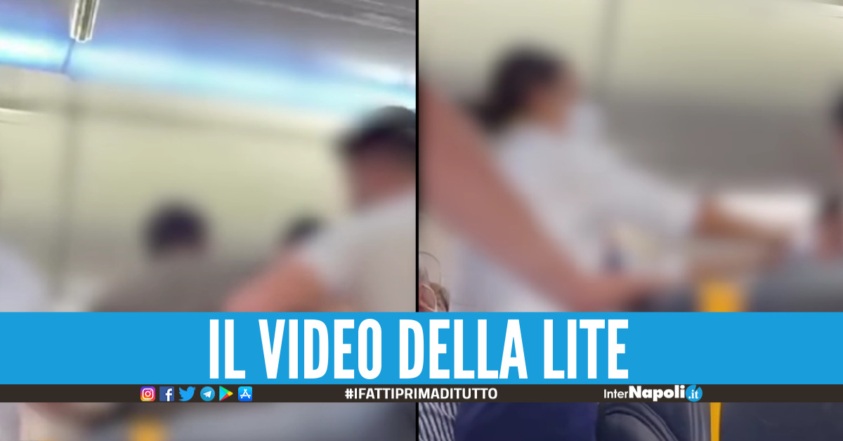 Rissa sul volo Genova-Napoli per una tendina, panico tra i passeggeri sull'aereo [Video]