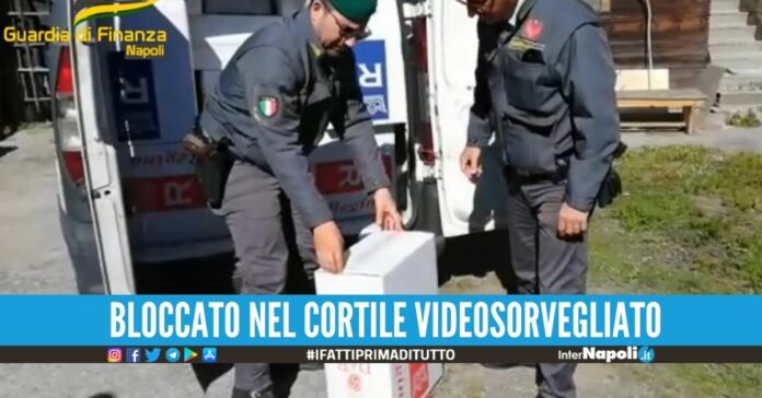 Inseguimento ad alta velocità a Scampia, sequestrati 670 kg di 'bionde'