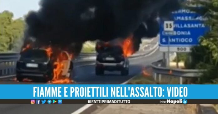 Pioggia di colpi contro il furgone portavalori, caccia ai banditi sul Suv