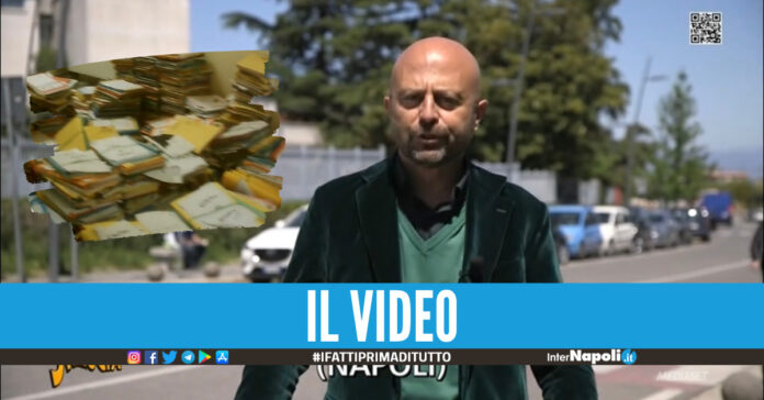 Luca Abete negli uffici del Giudice di Pace a Marano