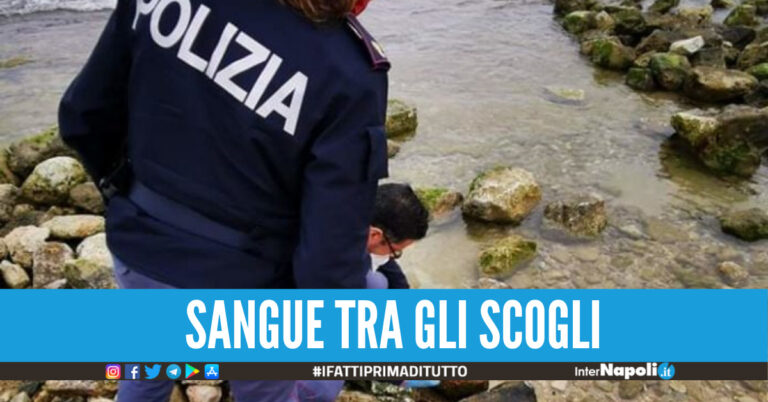 Napoli, si prega per Antonio e l'amico accoltellati sugli scogli a Marechiaro per uno sguardo di troppo