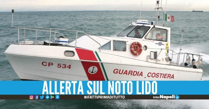 Zio e nipote rischiano di annegare in mare, paura tra Portici ed Ercolano