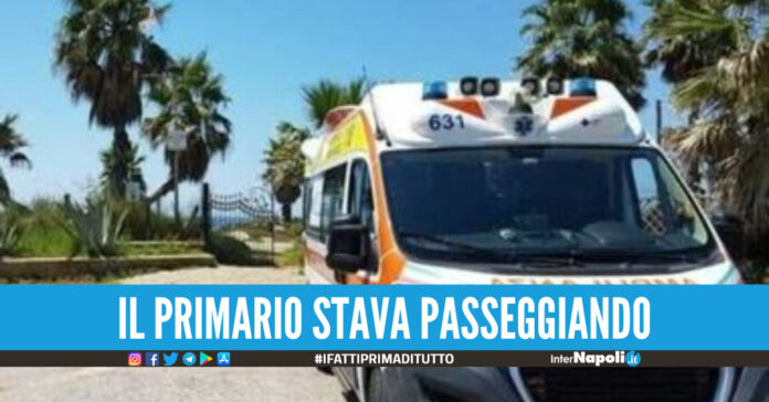 Malore dopo una pallonata al petto, 13enne salvato dal primario in spiaggia