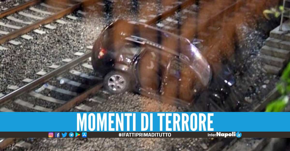 Paura sul ponte tra Sant'Antimo e Sant'Arpino, auto precipita e finisce sui binari [Fonte: CasertaNews.it]