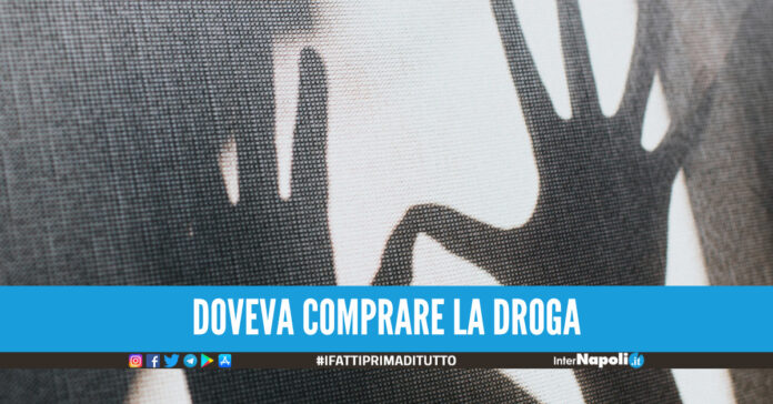 Violenza a Villa Literno, picchia la moglie disabile e non vedente davanti al figlio per 50 euro