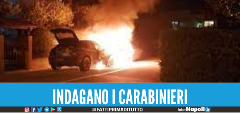 Notte di incendi in provincia di Napoli, auto date alle fiamme