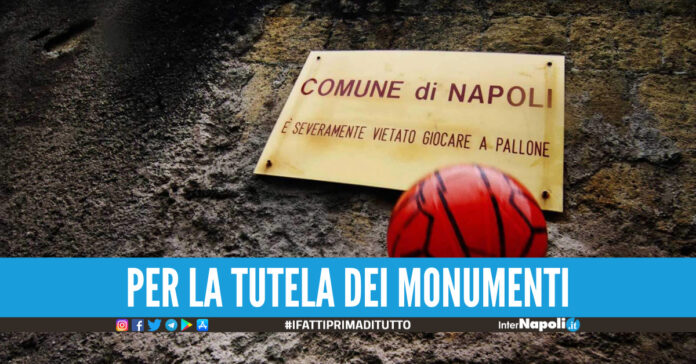 vietato giocare a pallone