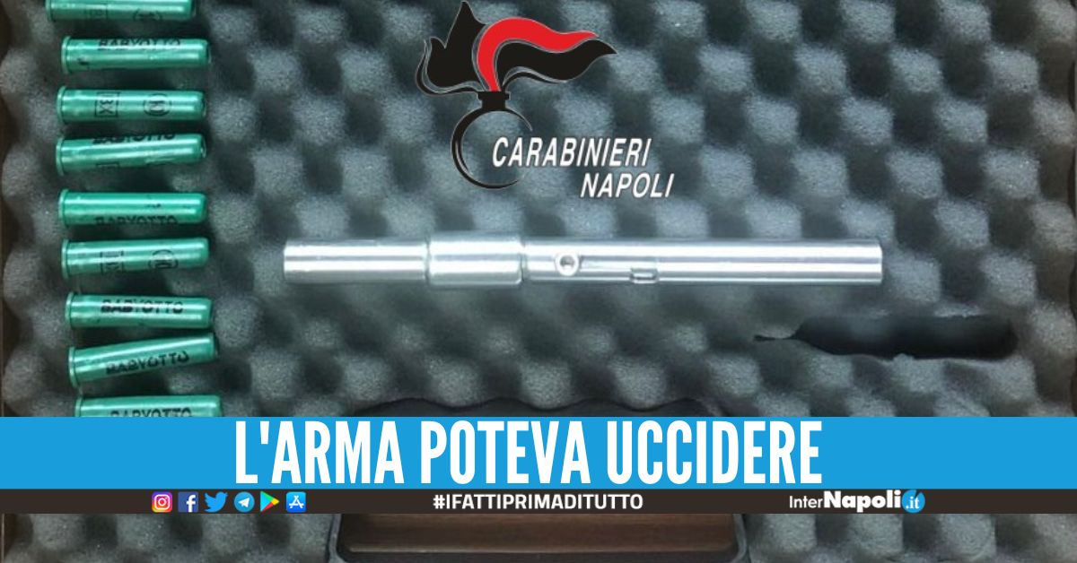 Beccato con una penna-pistola in casa, arrestato in provincia di Napoli