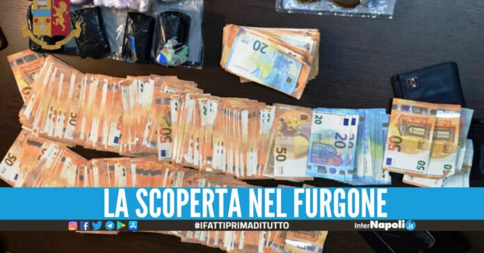 Catturati nell'hotel in provincia di Napoli, avevano 39mila euro e 2 kg di droga