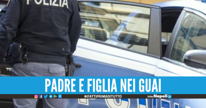 Fermano venditrice abusiva di bibite a Mergellina, lei si infuria e picchia i poliziotti