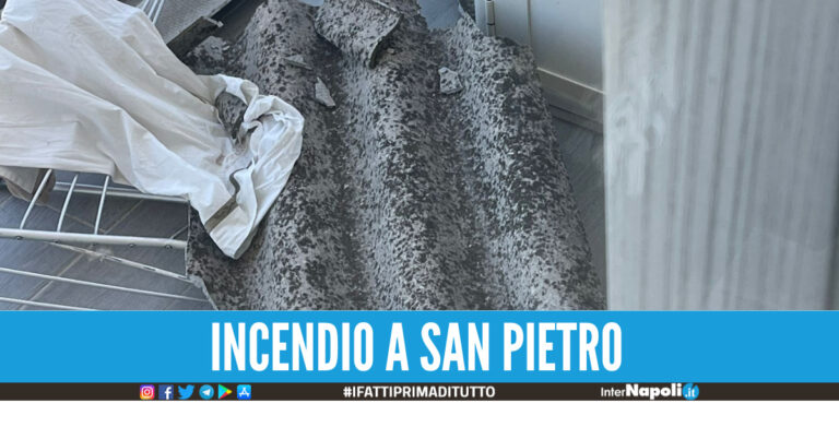 Incendio in un capannone industriale a San Pietro a Patierno: paura tra i residenti