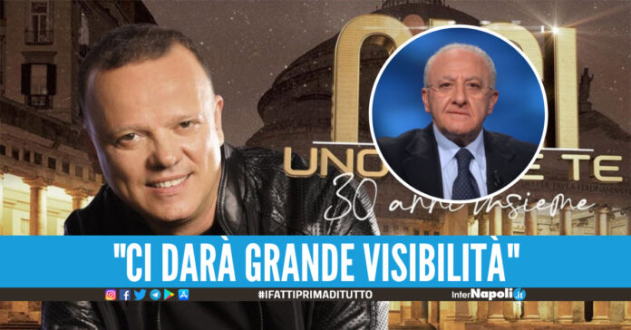 Gigi D'Alessio sulla copertina dell'evento. Sulla destra Vincenzo De Luca, Presidente Regione Campania