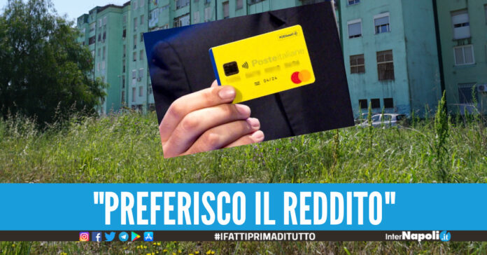 Lavorare per il Comune di Napoli No grazie, prendo il reddito. Boom di rifiuti