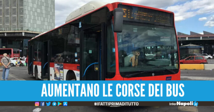 Napoli, potenziati i trasporti più mezzi per i musei, aeroporto e lidi balneari
