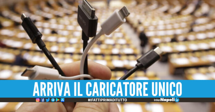 Caricabatterie unico per tutti i cellulari, finalmente arriva la svolta: sarà obbligatorio dal 2024