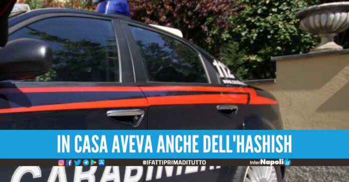 Ai domiciliari per droga, ma aveva 2 chili di cocaina in casa: arrestato 27enne a Quarto