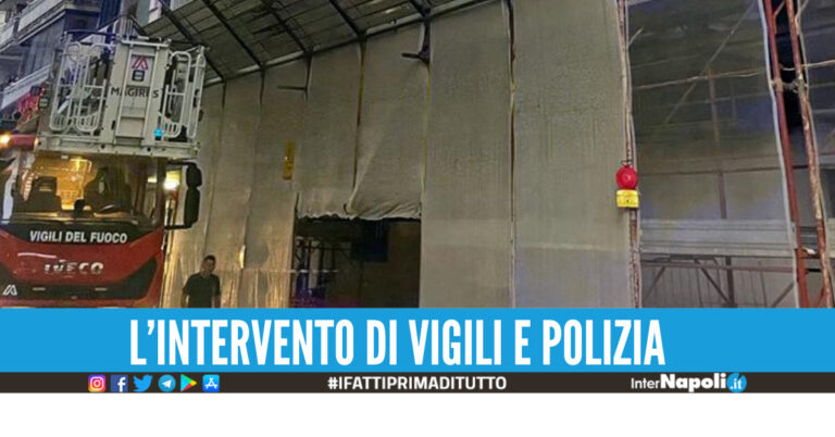 Incendio in un palazzo a Secondigliano, residenti messo in salvo dagli agenti