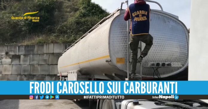 Benzina a basso prezzo a Napoli, scoperta la frode da 500mila di euro