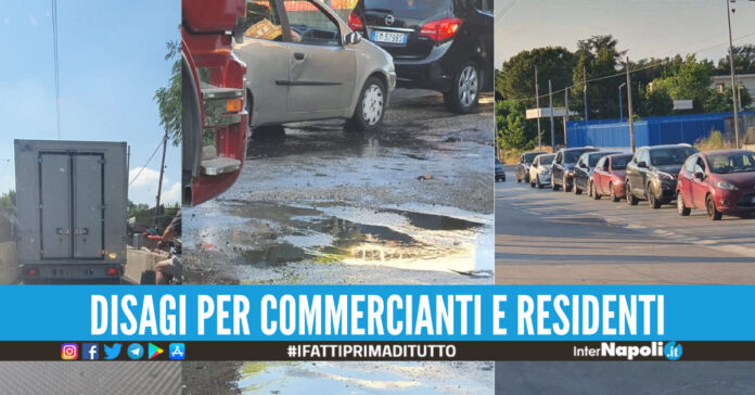 Segnaletiche inesistenti, traffico e buche: l'odissea su via Appia va avanti da settimane