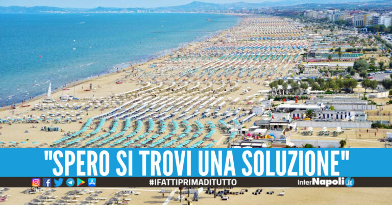Colpo alla Riviera romagnola, 30 Km di costa non balneabili: “Batteri in mare a Rimini e Riccione”
