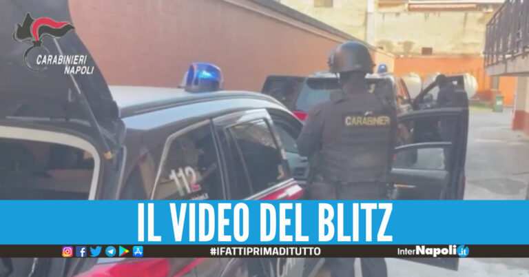 Blitz a Caivano, trovato l'appartamento-bunker dello spaccio: 4 arresti