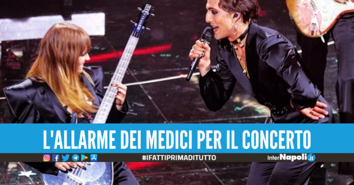 Maneskin, a rischio il concerto di Roma per l'allarme Covid. I medici: «Annullatelo»