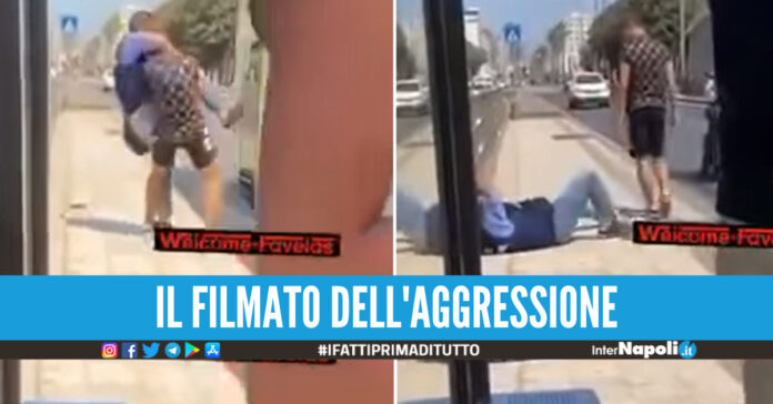 Fa scendere il ragazzo senza biglietto dal tram, controllore aggredito a Napoli [Video]
