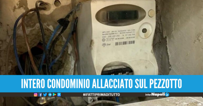 Condominio e 8 famiglie allacciate al contatore pezzotto, la scoperta dei carabinieri ad Arzano