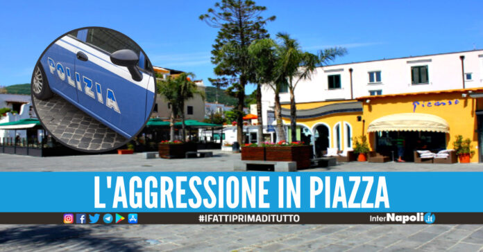 Violenza ad Ischia, cameriere e titolare di un noto bar picchiati in piazza