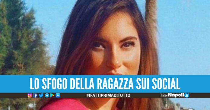 Ladri senza cuore, rubano la carrozzina di una ragazza e la distruggono: 