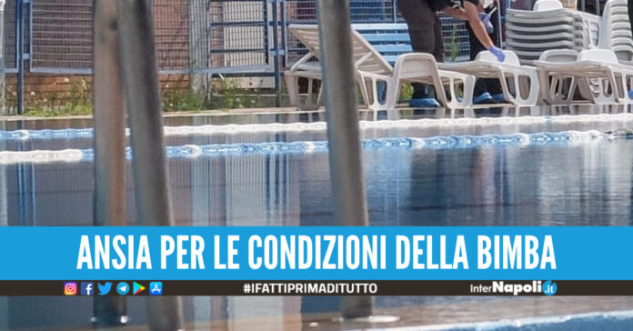 Cade in piscina con la bimba che accudiva, morta la babysitter: la piccola è in rianimazione