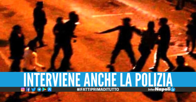 Sabato di violenza a Caserta, rissa tra due ‘bande’ di ragazzi: volevano calci, pugni e transenne