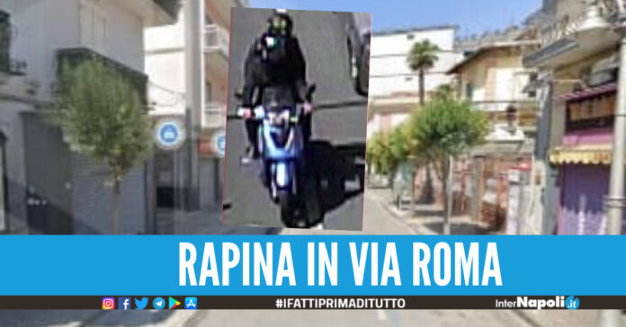 Giugliano. Rapinati i dipendenti dell'ufficio Anagrafe, l'assalto in via Roma da due malviventi