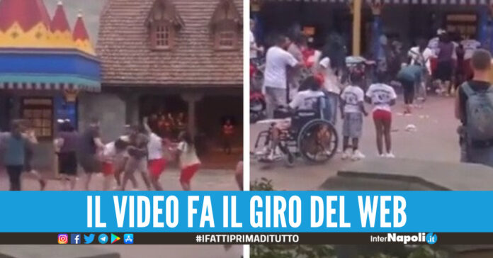 Rissa tra famiglie a Disneyworld per vedere Topolino, calci e pugni davanti ai bimbi