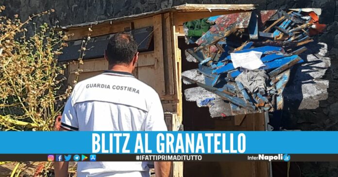 Scoperto lido abusivo a Portici, sequestrati ombrelloni e sedie granatello