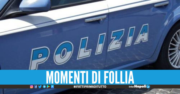 Gli impediscono di passare con la Ztl a Mergellina, poliziotti aggrediti da una coppia