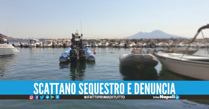 Controlli sulla riva di Posillipo, oltre 50 barche ormeggiate abusivamente