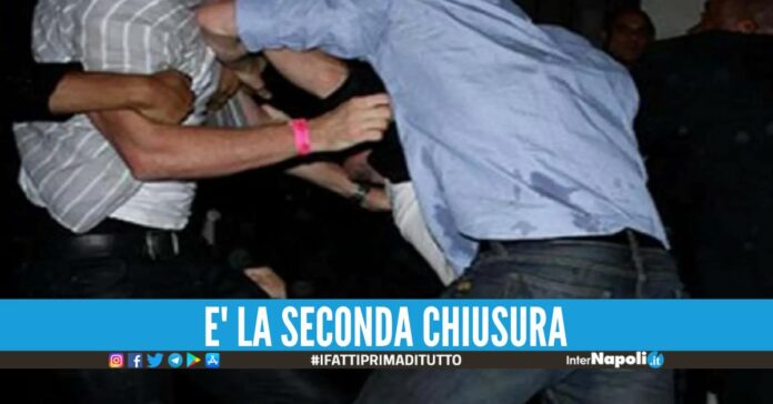 Lite nella discoteca a Coroglio finisce in rissa, scatta la chiusura