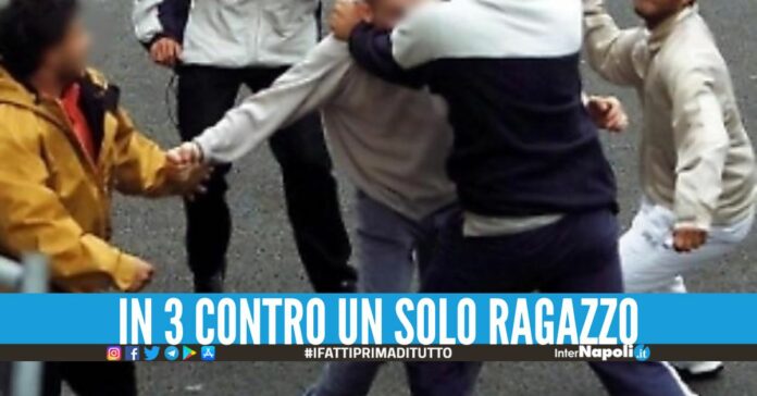 Rissa per una ragazza contesa, 3 ventenni arrestati nel Napoletano