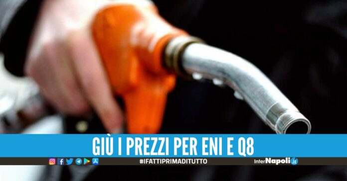 Benzina ancora in calo, viaggi per le vacanze meno cari
