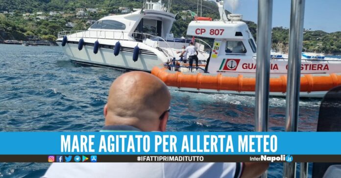 Rischiano di annegare con la barca, 4 persone salvate ad Ischia