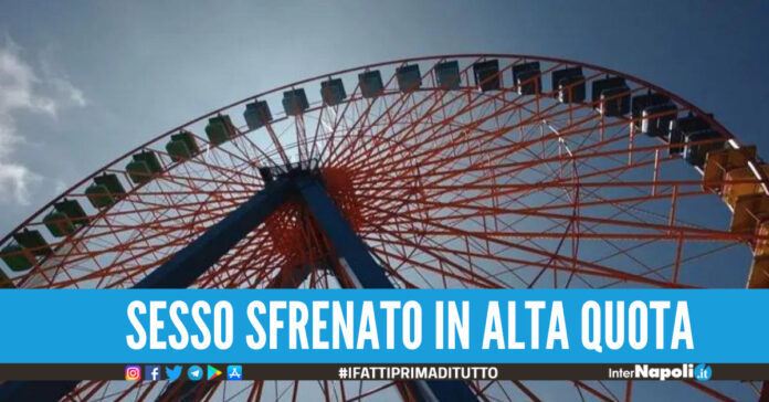 Fanno sesso sulla ruota panoramica davanti ai bambini